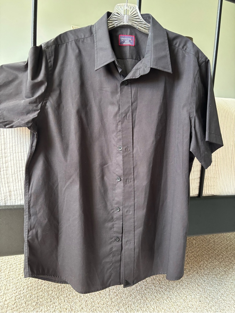 UNTUCKit Men's Short-Sleeve Black Button-Down Shirt